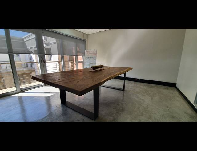 585M² OFFICE FOR SALE IN LONEHILL